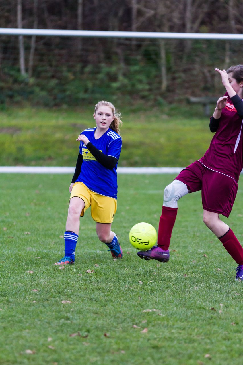 Bild 252 - B-Juniorinnen TSV Gnutz o.W. - SV Henstedt Ulzburg II : Ergebnis: ca. 5:0